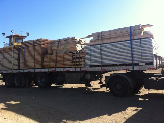 INTENDENTE IBÁÑEZ DESTACA CARACTERÍSTICAS DE LAS VIVIENDAS DE EMERGENCIA Y LLAMA A SUMARSE A LA RECONSTRUCCIÓN