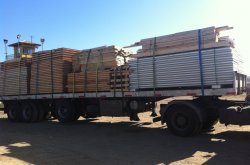 INTENDENTE IBÁÑEZ DESTACA CARACTERÍSTICAS DE LAS VIVIENDAS DE EMERGENCIA Y LLAMA A SUMARSE A LA RECONSTRUCCIÓN