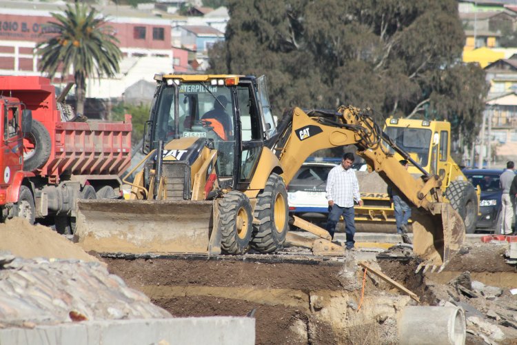 DESTACAN CELERIDAD EN RECUPERACIÓN DE CONECTIVIDAD VIAL EN COSTANERA DE COQUIMBO TRAS DAÑO POR TSUNAMI
