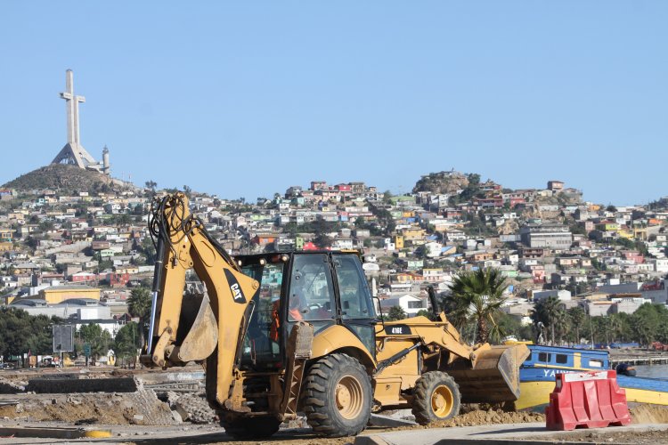 DESTACAN CELERIDAD EN RECUPERACIÓN DE CONECTIVIDAD VIAL EN COSTANERA DE COQUIMBO TRAS DAÑO POR TSUNAMI