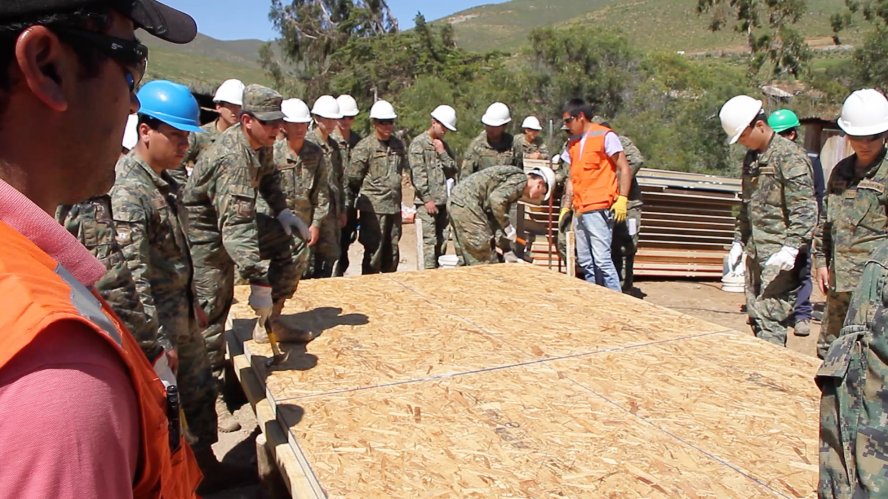 COMIENZA PROCESO DE RECONSTRUCCIÓN CON VIVIENDAS DE EMERGENCIA EN CANELA
