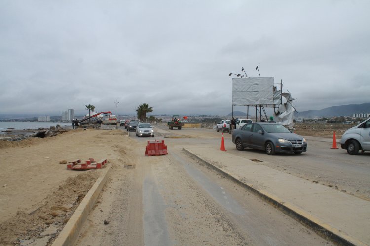 REHABILITAN AVENIDA COSTANERA DE COQUIMBO TRAS LABORES DE PAVIMENTACIÓN Y LIMPIEZA