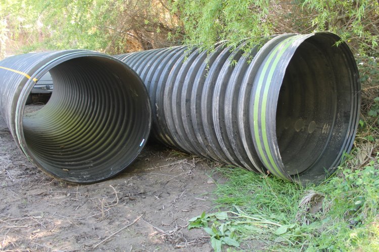 CON AYUDA DEL EJÉRCITO, GOBIERNO RESTABLECE RIEGO EN CANAL DAÑADO POR TERREMOTO EN MONTE PATRIA