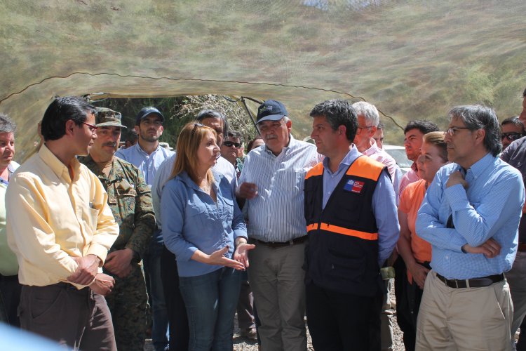 CON AYUDA DEL EJÉRCITO, GOBIERNO RESTABLECE RIEGO EN CANAL DAÑADO POR TERREMOTO EN MONTE PATRIA