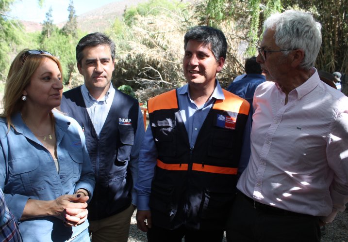 CON AYUDA DEL EJÉRCITO, GOBIERNO RESTABLECE RIEGO EN CANAL DAÑADO POR TERREMOTO EN MONTE PATRIA
