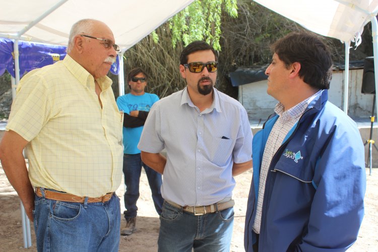 CON AYUDA DEL EJÉRCITO, GOBIERNO RESTABLECE RIEGO EN CANAL DAÑADO POR TERREMOTO EN MONTE PATRIA