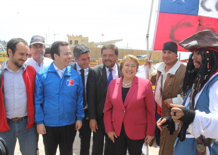PRESIDENTA BACHELET ENTREGA NUEVOS SUBSIDIOS Y APOYO PARA AFECTADOS POR TERREMOTO Y TSUNAMI