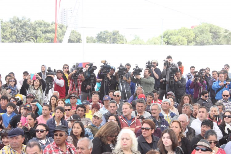 PRESIDENTA BACHELET ENTREGA NUEVOS SUBSIDIOS Y APOYO PARA AFECTADOS POR TERREMOTO Y TSUNAMI