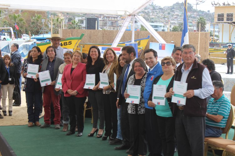 PRESIDENTA BACHELET ENTREGA NUEVOS SUBSIDIOS Y APOYO PARA AFECTADOS POR TERREMOTO Y TSUNAMI