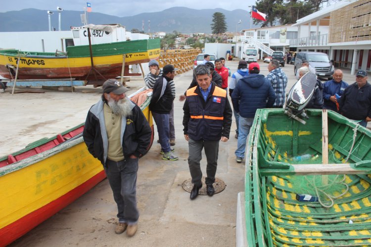 PESCADORES DE LOS VILOS MINIMIZAN DAÑOS TRAS COORDINADO TRABAJO PREVENTIVO