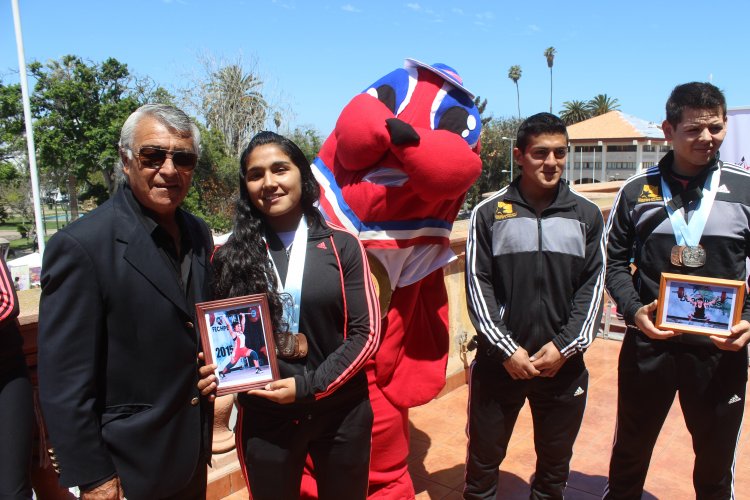 MEDALLISTAS REGIONALES RECIBEN RECONOCIMIENTO TRAS LOS JUEGOS NACIONALES