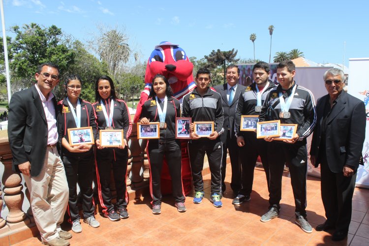 MEDALLISTAS REGIONALES RECIBEN RECONOCIMIENTO TRAS LOS JUEGOS NACIONALES