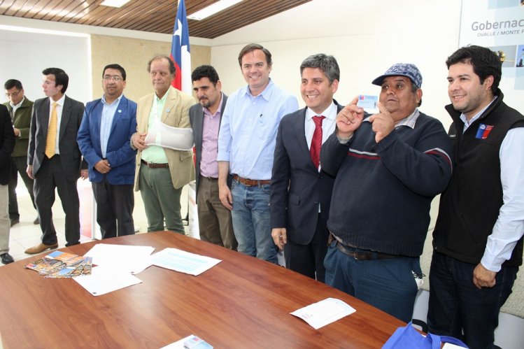 GOBIERNO ENTREGA 400 SUBSIDIOS PARA REPARAR VIVIENDAS CON DAÑOS LEVES EN LIMARÍ Y CHOAPA