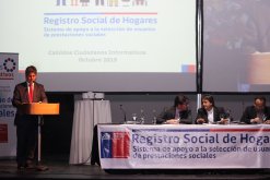 DIRIGENTES SOCIALES Y VECINOS PARTICIPAN DE CABILDO INFORMATIVO SOBRE REGISTRO SOCIAL DE HOGARES