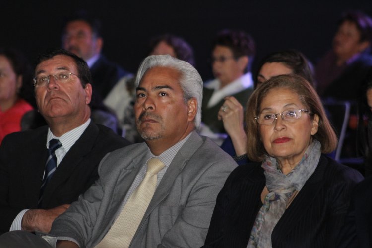 DIRIGENTES SOCIALES Y VECINOS PARTICIPAN DE CABILDO INFORMATIVO SOBRE REGISTRO SOCIAL DE HOGARES