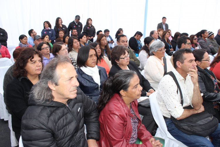 GOBIERNO FIRMA COMPROMISO QUE OTORGA BENEFICIOS A EMPRENDEDORES INFORMALES AFECTADOS POR TERREMOTO Y TSUNAMI