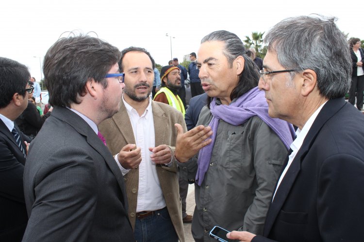 GOBIERNO FIRMA COMPROMISO QUE OTORGA BENEFICIOS A EMPRENDEDORES INFORMALES AFECTADOS POR TERREMOTO Y TSUNAMI