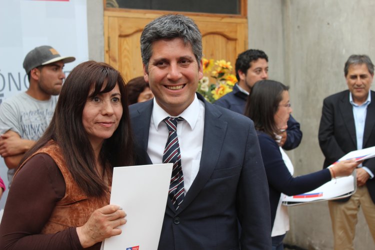 93 FAMILIAS DE COQUIMBO SE CONVIRTIERON EN DUEÑAS DE “UN PEDACITO DE CHILE”