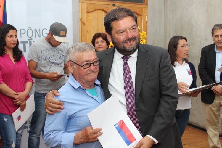 93 FAMILIAS DE COQUIMBO SE CONVIRTIERON EN DUEÑAS DE “UN PEDACITO DE CHILE”