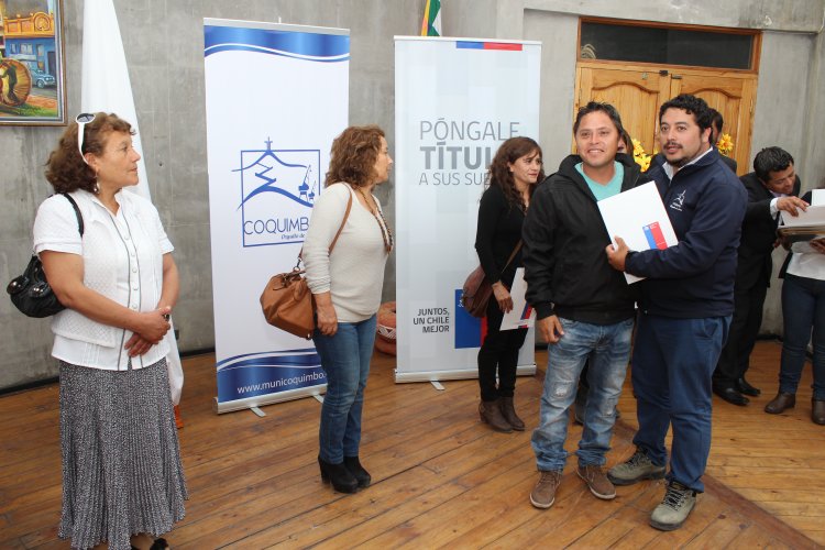 93 FAMILIAS DE COQUIMBO SE CONVIRTIERON EN DUEÑAS DE “UN PEDACITO DE CHILE”