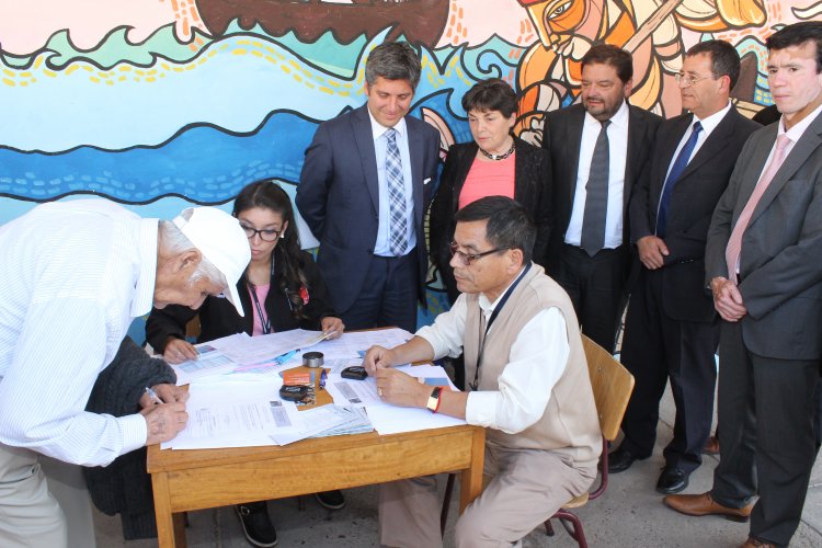 FAMILIAS DE TONGOY RECIBEN SUBSIDIO PARA REPARAR SUS VIVIENDAS