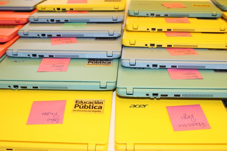 PROGRAMA “ME CONECTO PARA APRENDER” ENTREGA COMPUTADORES E INTERNET A 177 ESTUDIANTES DE 7° BÁSICO DE VICUÑA