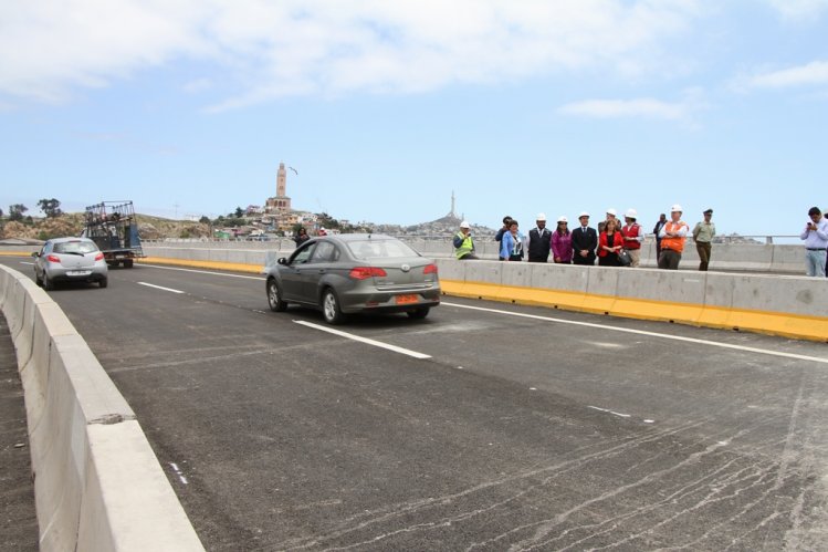 HABILITAN TRÁNSITO HACIA EL SUR POR PASO SUPERIOR DE JUAN ANTONIO RÍOS EN COQUIMBO