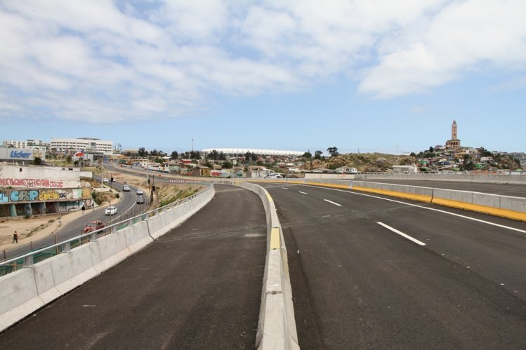 HABILITAN TRÁNSITO HACIA EL SUR POR PASO SUPERIOR DE JUAN ANTONIO RÍOS EN COQUIMBO