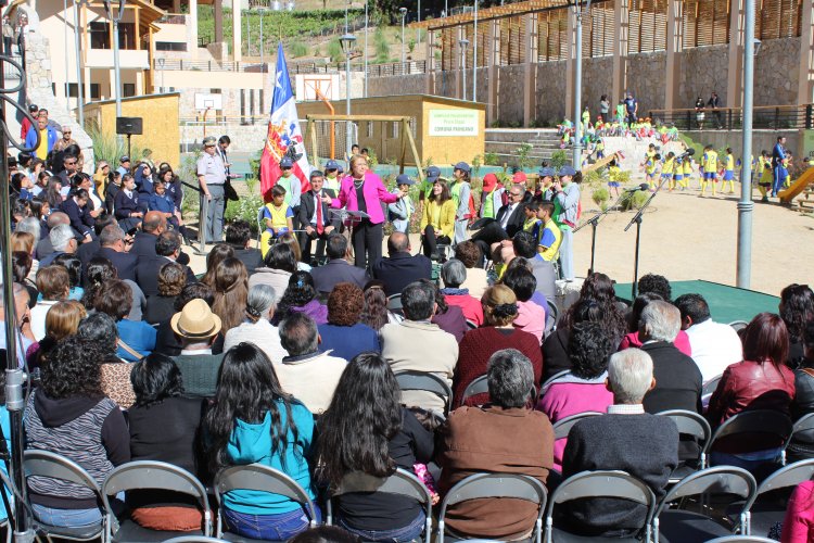 PRESIDENTA BACHELET INAUGURA MODERNO COMPLEJO DEPORTIVO PARA PISCO ELQUI