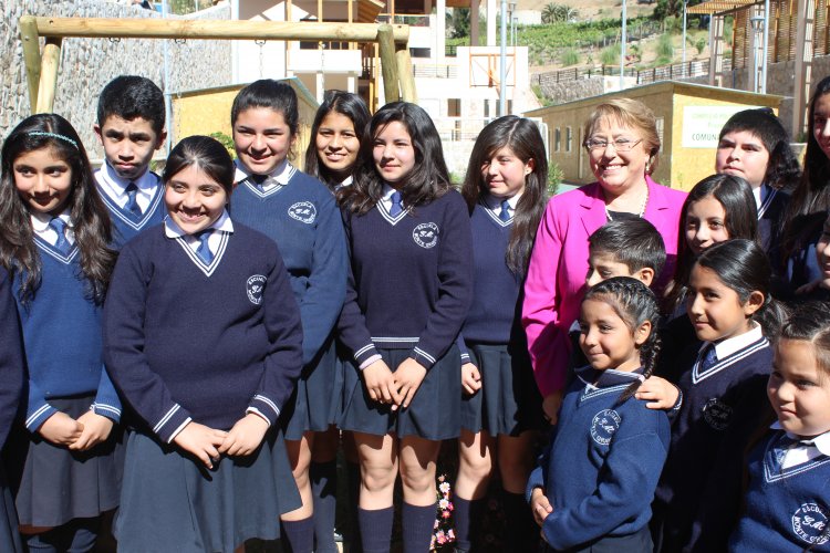 PRESIDENTA BACHELET INAUGURA MODERNO COMPLEJO DEPORTIVO PARA PISCO ELQUI