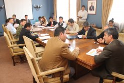 GOBIERNO FORTALECE COORDINACIÓN CON ALCALDES PARA IMPLEMENTAR MEDIDAS POST TERREMOTO