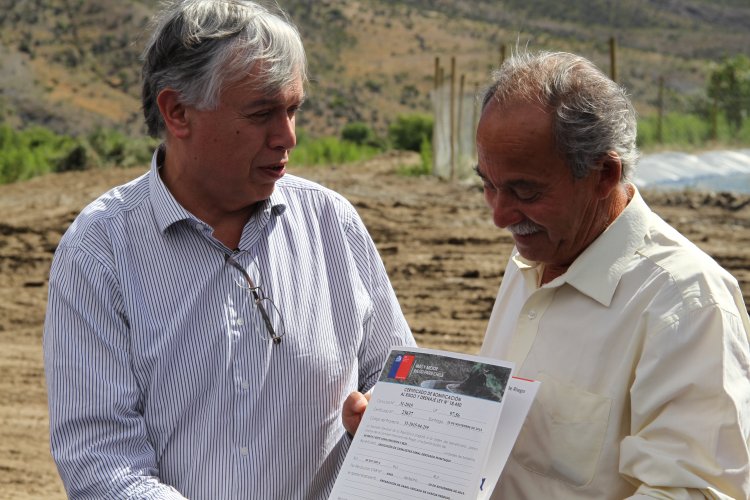 GOBIERNO ENTREGA BONIFICACIONES POR MÁS DE $560 MILLONES A AGRICULTORES AFECTADOS POR TERREMOTO EN COQUIMBO