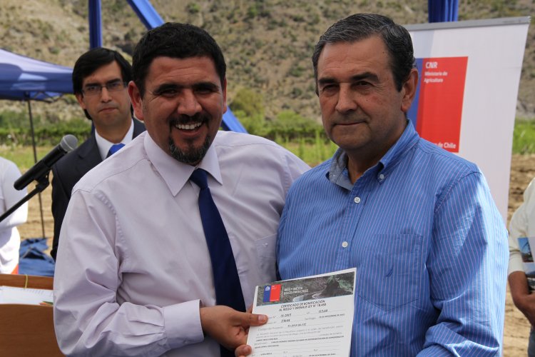 GOBIERNO ENTREGA BONIFICACIONES POR MÁS DE $560 MILLONES A AGRICULTORES AFECTADOS POR TERREMOTO EN COQUIMBO