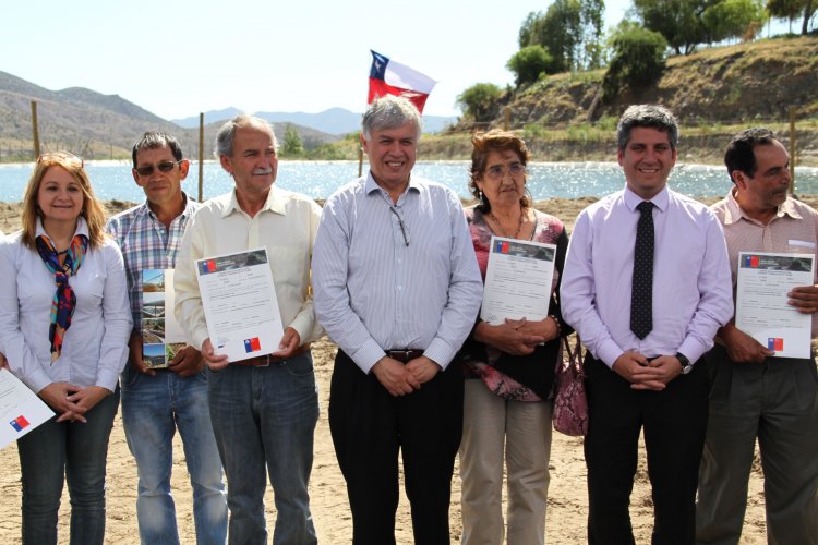 GOBIERNO ENTREGA BONIFICACIONES POR MÁS DE $560 MILLONES A AGRICULTORES AFECTADOS POR TERREMOTO EN COQUIMBO