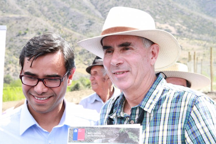 GOBIERNO ENTREGA BONIFICACIONES POR MÁS DE $560 MILLONES A AGRICULTORES AFECTADOS POR TERREMOTO EN COQUIMBO