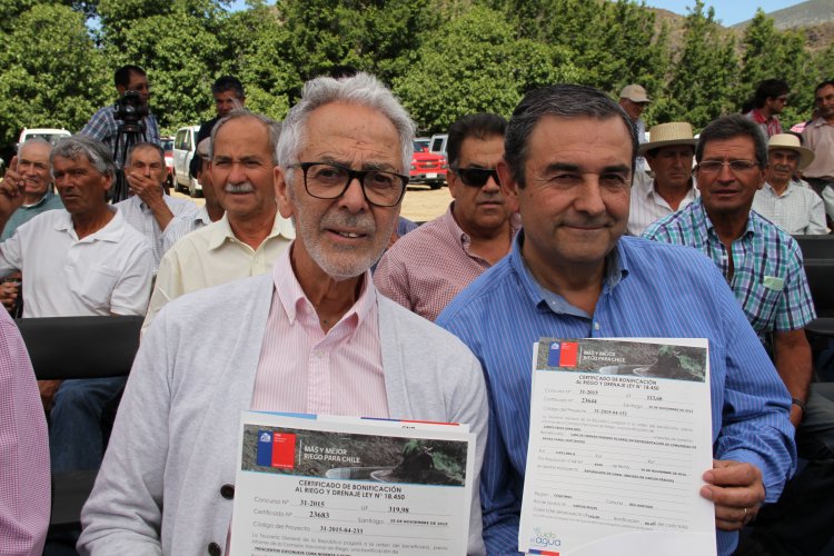 GOBIERNO ENTREGA BONIFICACIONES POR MÁS DE $560 MILLONES A AGRICULTORES AFECTADOS POR TERREMOTO EN COQUIMBO