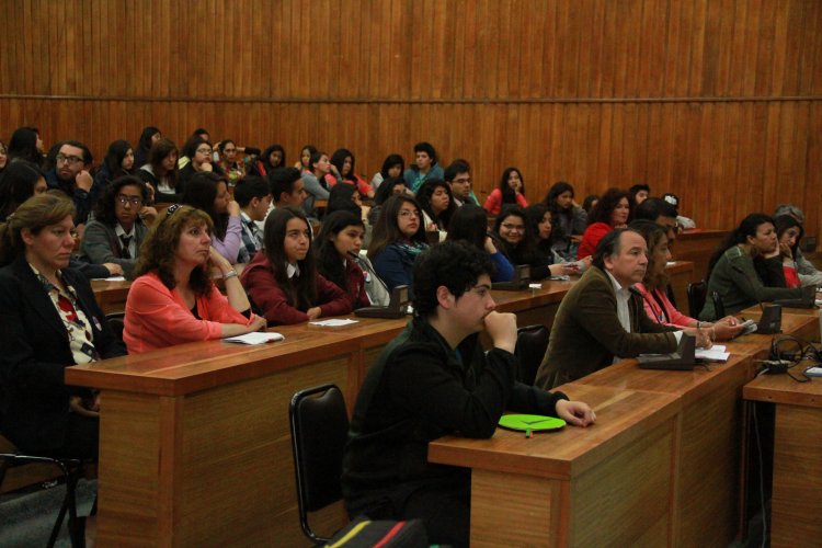NIÑOS DE TODA LA REGIÓN EXPONEN SUS INQUIETUDES A AUTORIDADES REGIONALES
