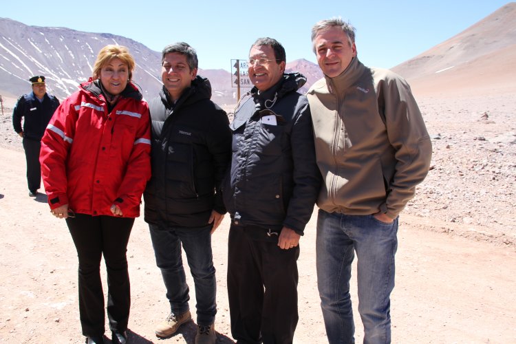 ESPERAN QUE MÁS DE 30 MIL VISITANTES CRUCEN POR EL PASO DE AGUA NEGRA