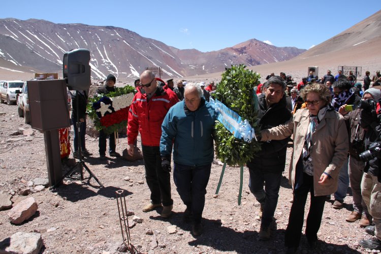 ESPERAN QUE MÁS DE 30 MIL VISITANTES CRUCEN POR EL PASO DE AGUA NEGRA