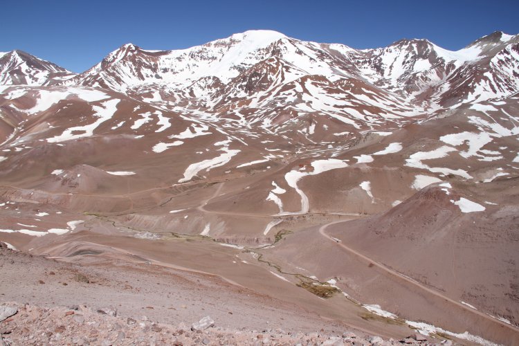 ESPERAN QUE MÁS DE 30 MIL VISITANTES CRUCEN POR EL PASO DE AGUA NEGRA