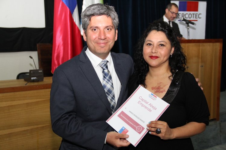 176 EMPRENDEDORES Y MICROEMPRESARIOS REGIONALES RECIBEN RECONOCIMIENTO DE SERCOTEC