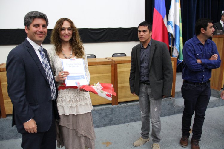 176 EMPRENDEDORES Y MICROEMPRESARIOS REGIONALES RECIBEN RECONOCIMIENTO DE SERCOTEC