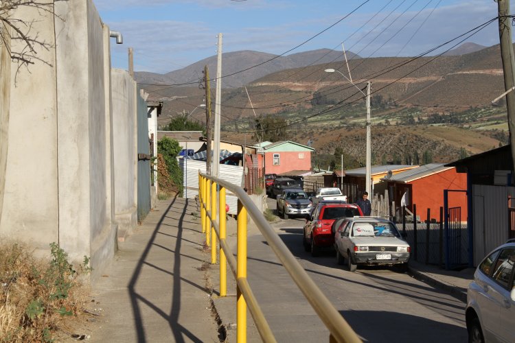 VECINOS DE ILLAPEL INAUGURAN OBRAS DE SEÑALÉTICAS Y SEGURIDAD PARA SU BARRIO