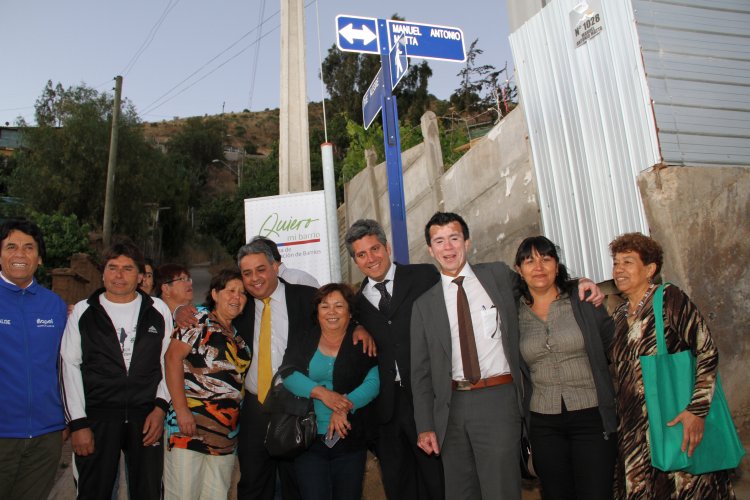 VECINOS DE ILLAPEL INAUGURAN OBRAS DE SEÑALÉTICAS Y SEGURIDAD PARA SU BARRIO