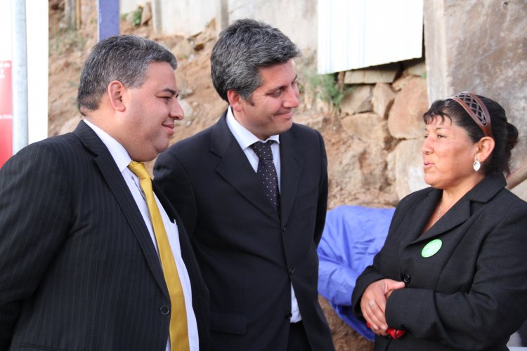 VECINOS DE ILLAPEL INAUGURAN OBRAS DE SEÑALÉTICAS Y SEGURIDAD PARA SU BARRIO