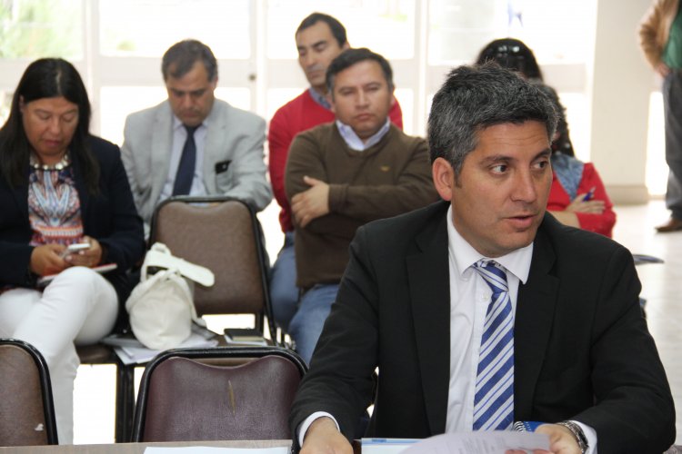 INTENDENTE CLAUDIO IBÁÑEZ EXIGE GARANTIZAR EL ACCESO Y CALIDAD DEL AGUA POTABLE