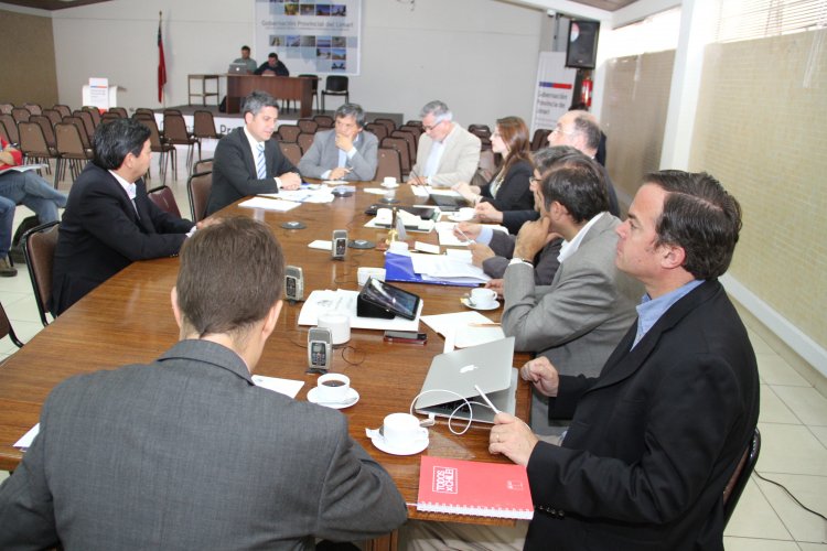 INTENDENTE CLAUDIO IBÁÑEZ EXIGE GARANTIZAR EL ACCESO Y CALIDAD DEL AGUA POTABLE