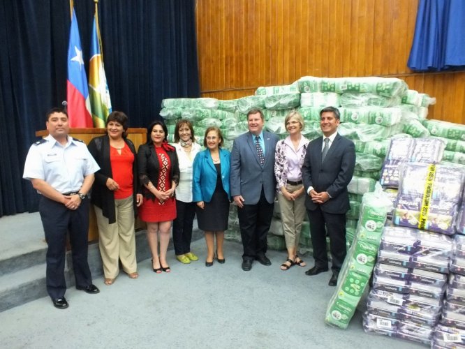 EMBAJADA DE ESTADOS UNIDOS DONA 4 MIL PAQUETES DE PAÑALES A NIÑOS Y ADULTOS MAYORES DE LA REGIÓN