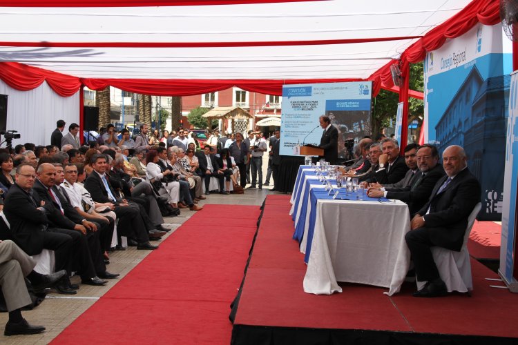 INTENDENTE IBÁÑEZ DESTACA COLABORACIÓN Y APOYO DE CONSEJEROS REGIONALES EN CUENTA PÚBLICA