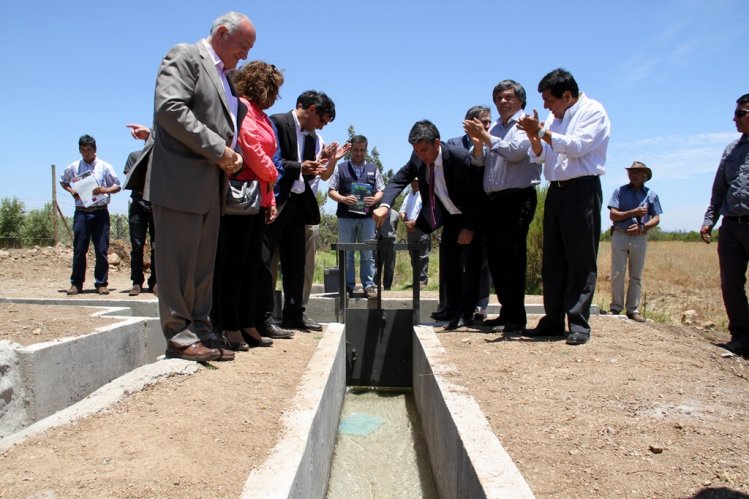 GOBIERNO ENTREGA MÁS DE $330 MILLONES PARA PROYECTOS DE RIEGO DE PEQUEÑOS AGRICULTORES DE LA PROVINCIA DE LIMARÍ